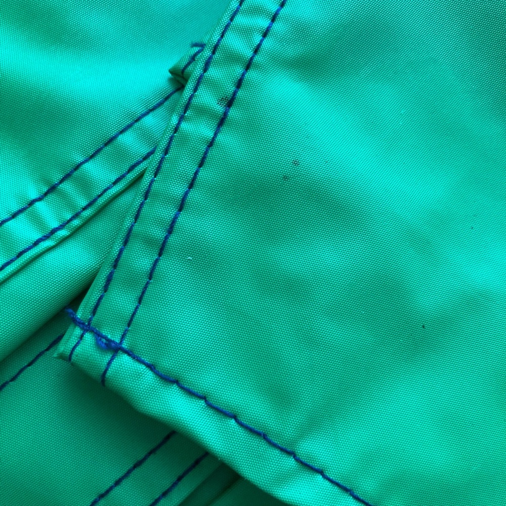 1980’s Ladies M Raincoat Green Reversible to Navy with Green Whales - Picture 8 of 10